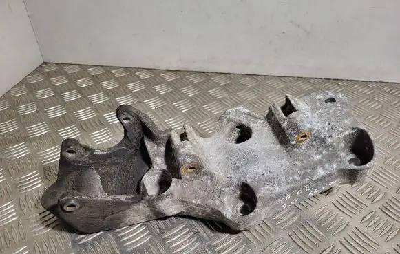 Renault Trafic II (X83) Generator/alternator bracket 8200462166