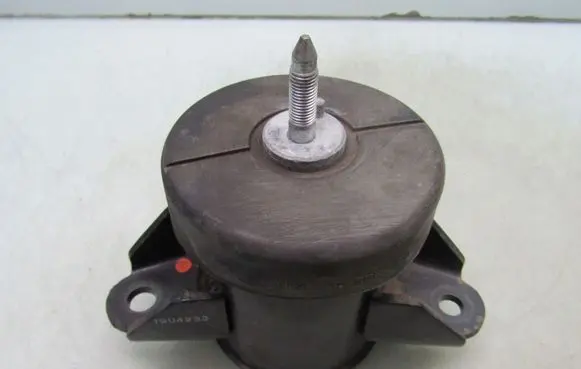 Nissan Leaf II (ZE1) Engine mount vacuum valve 