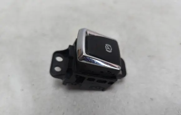 Nissan Qashqai Hand parking brake switch 