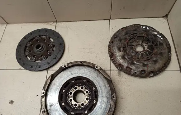 Lexus IS 220D-250-350 Clutch set kit 312500W070
