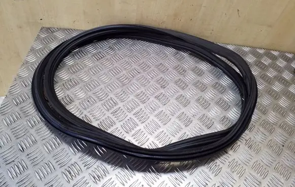 Honda Accord Loading door rubber seal (on body) 