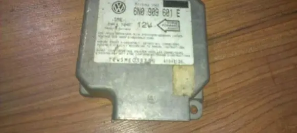 Volkswagen Golf III Airbag control unit/module 6n0909601e 5wk4104e