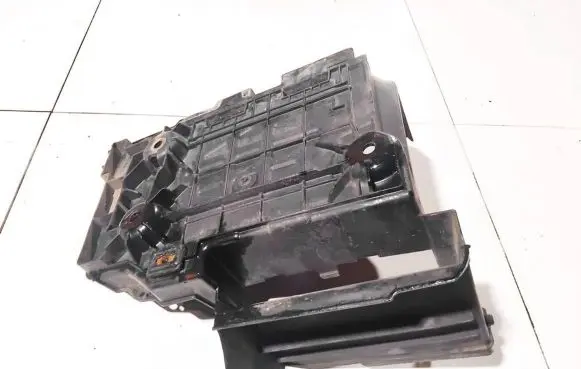 Battery box tray