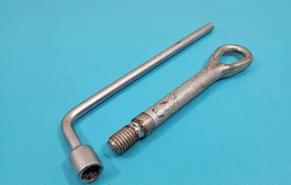 Mercedes-Benz E A207 Towing hook eye 2215810001 IMPRK1446224