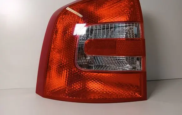Skoda Octavia Mk2 (1Z) Rear/tail lights 1z9945257