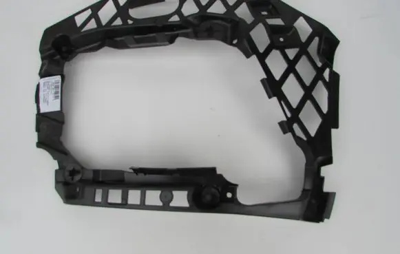 Volkswagen PASSAT B8 Front bumper mounting bracket 3G0807177E