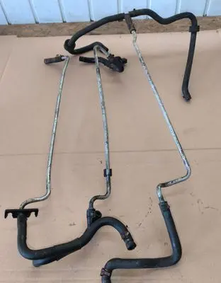 Volkswagen PASSAT B6 Fuel injector supply line/pipe 