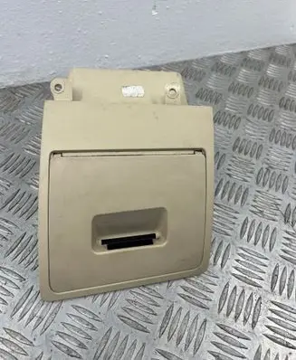 Glove box