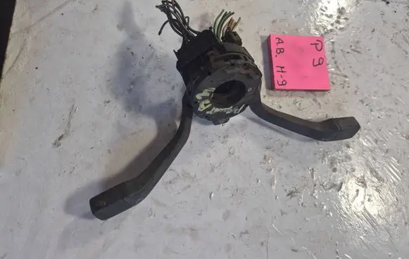 Volkswagen PASSAT B3 Indicator stalk VW104