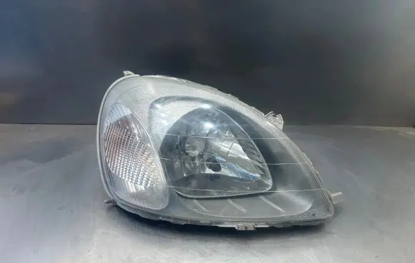 Toyota Yaris Headlight/headlamp