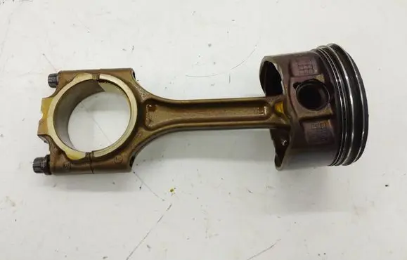 Volvo XC90 Piston with connecting rod
