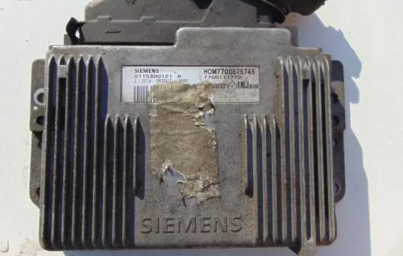 Renault Scenic II - Grand scenic II Engine control unit/module S115300121B