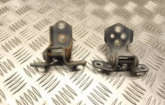 Mazda 5 Front door hinge set 