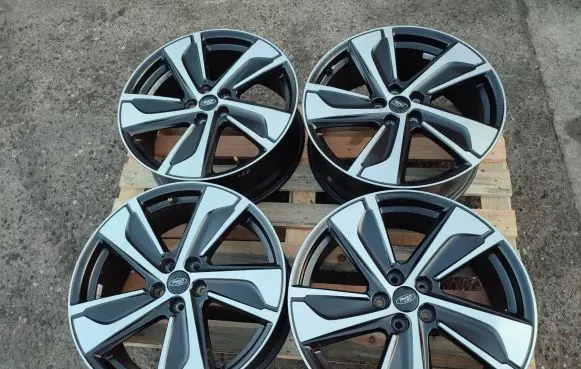 Ford Puma R19 alloy rim 
