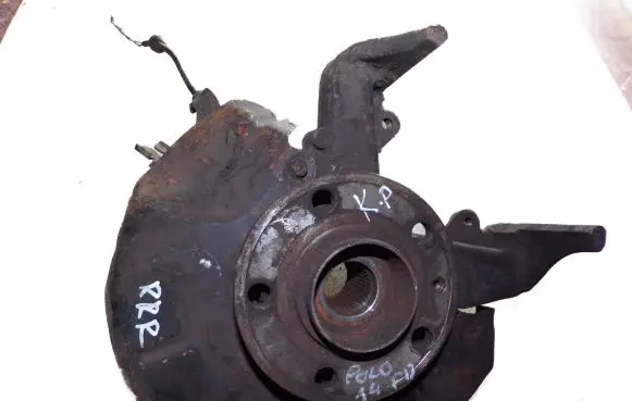 Volkswagen Polo IV 9N3 Front wheel hub spindle knuckle