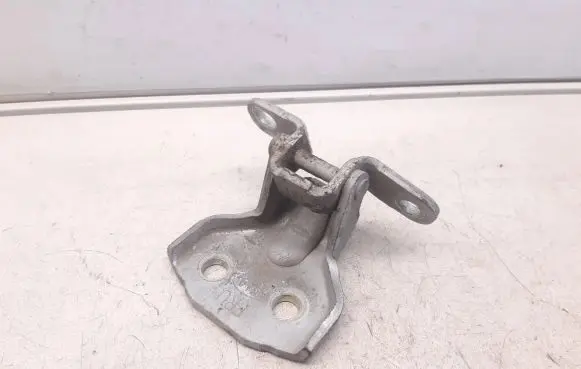 KIA Sorento Front door upper hinge