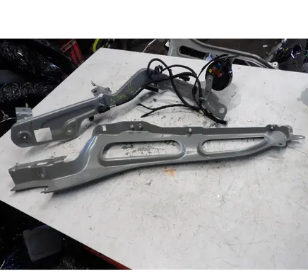 Renault Scenic IV - Grand scenic IV Fender mounting bracket