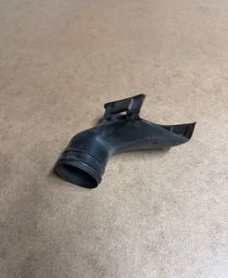 BMW 5 E39 Air intake duct part 51112695761