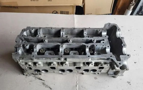 Mercedes-Benz E W211 Engine head A6420100721