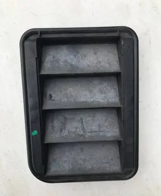 BMW 2 F45 Quarter panel pressure vent 9201647