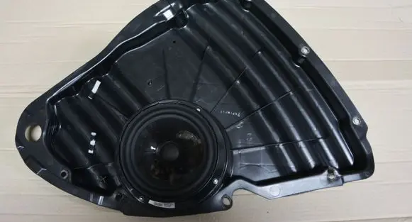 Volkswagen Golf VII Subwoofer speaker 5G3971502E 5C5035453C