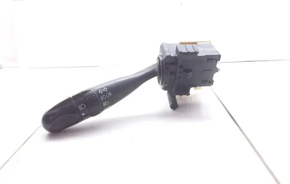 Toyota Corolla Verso E121 Indicator stalk 1736481 173753