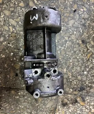 Audi A6 S6 C5 4B Oil pump 059103337B