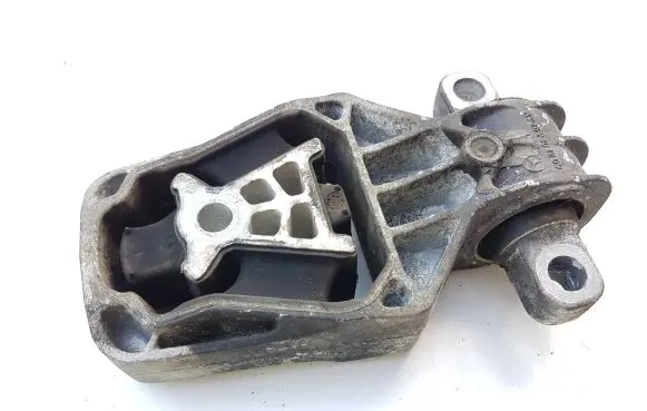 Mercedes-Benz GLA W156 Engine mount bracket A2462401209