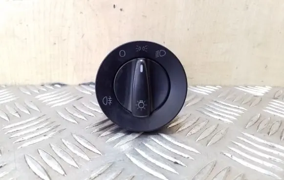 Volkswagen Golf IV Light switch 1C0941531