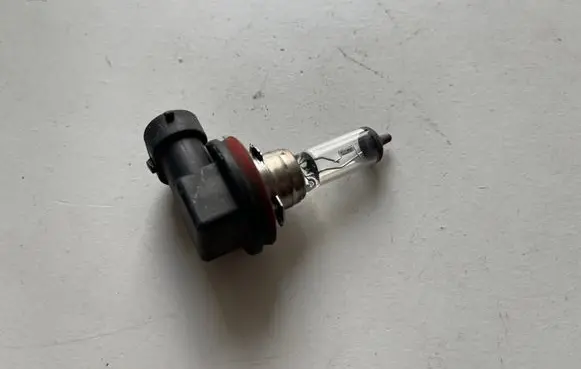 Audi A4 S4 B7 8E 8H Fog light bulb 