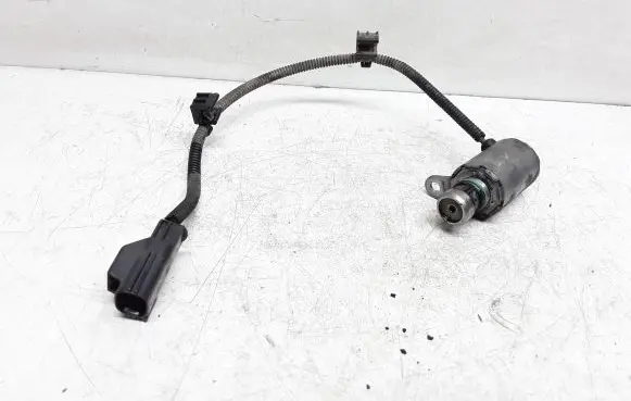 Volvo S60 Camshaft vanos timing valve 30757801