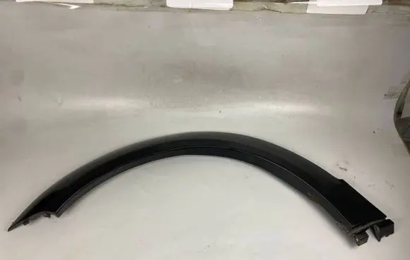 Subaru Outback Front arch trim 