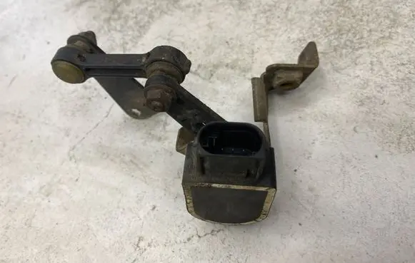 Volvo XC90 Headlight/headlamp level sensor 31258180AA BL3KA 105181642