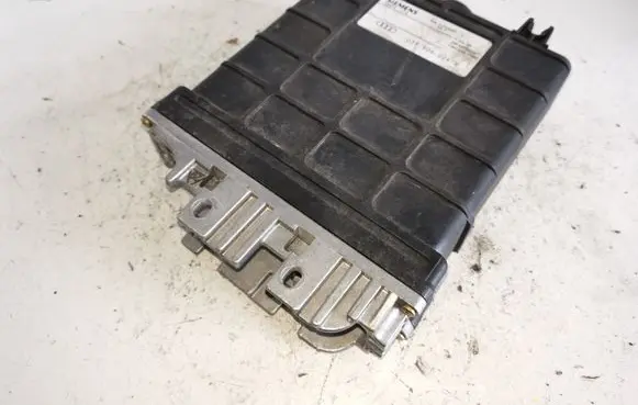 Audi A6 S6 C4 4A Engine control unit/module 039906024D 5WP4174
