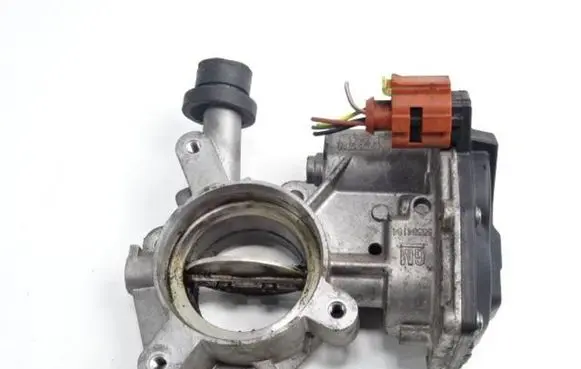 Opel Astra J Throttle valve 55564164