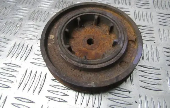 Renault Megane II Crankshaft pulley