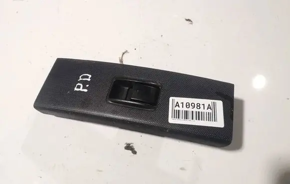 Toyota Corolla Verso AR10 Electric window control switch 742310f030 74231-0f030