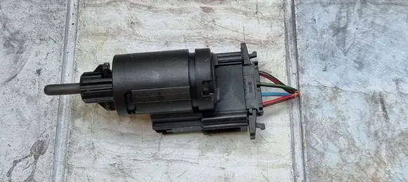 Skoda Fabia Mk1 (6Y) Brake pedal sensor switch 3B0945511A 19322007 12987