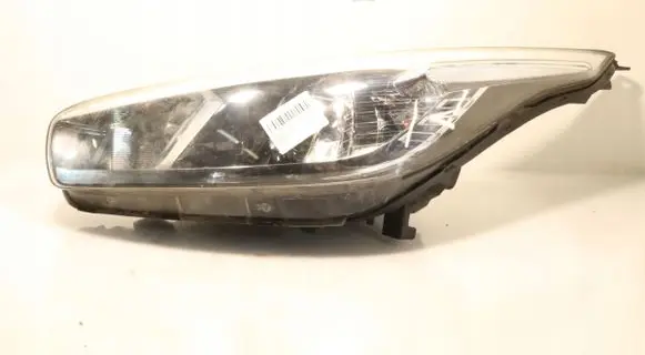 KIA Ceed Headlight/headlamp 92101-A2010