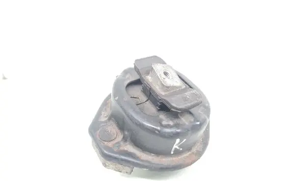 BMW 7 E65 E66 Engine mount bracket 22116771918 6771918