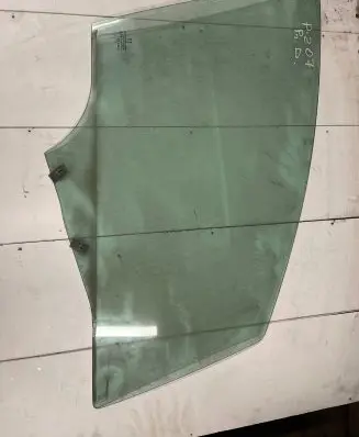 Peugeot 207 Front door window glass four-door