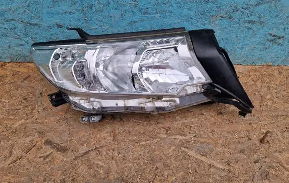 Toyota Land Cruiser (J150) Headlight/headlamp