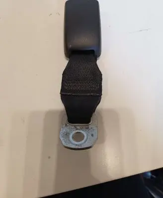 Peugeot 107 Rear seatbelt buckle E034501 B480