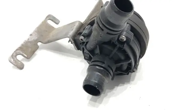 Peugeot 3008 II Oil filter mounting bracket 9823813380