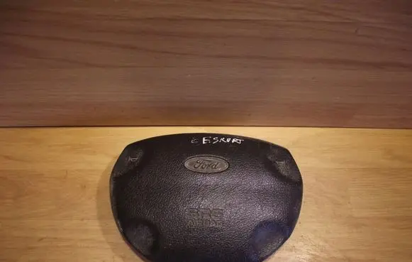 Ford Escort Steering wheel airbag 1047096347803976
