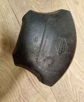 Nissan Navara D22 Steering wheel airbag
