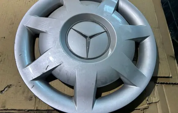 Mercedes-Benz C W203 R16 wheel hub/cap/trim 2034000425