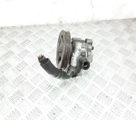 Mitsubishi Pajero Sport I Power steering pump 51072005 MR448507