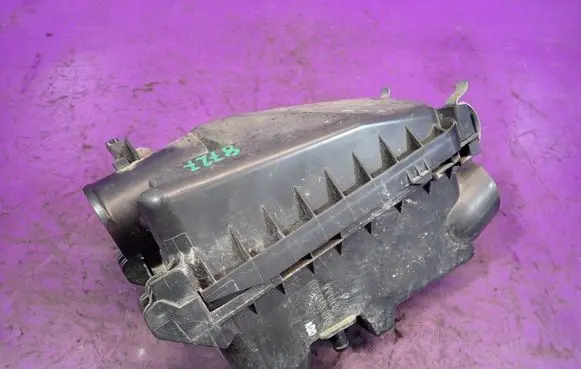 Toyota Yaris Air filter box 
