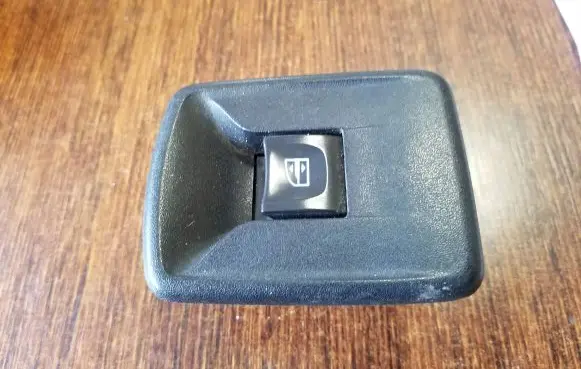 Renault Trafic III (X82) Electric window control switch